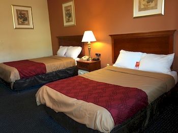 Econo Lodge Norwalk Exteriér fotografie