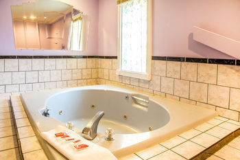 Econo Lodge Norwalk Exteriér fotografie