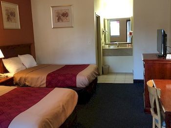 Econo Lodge Norwalk Exteriér fotografie
