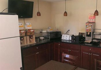 Econo Lodge Norwalk Exteriér fotografie